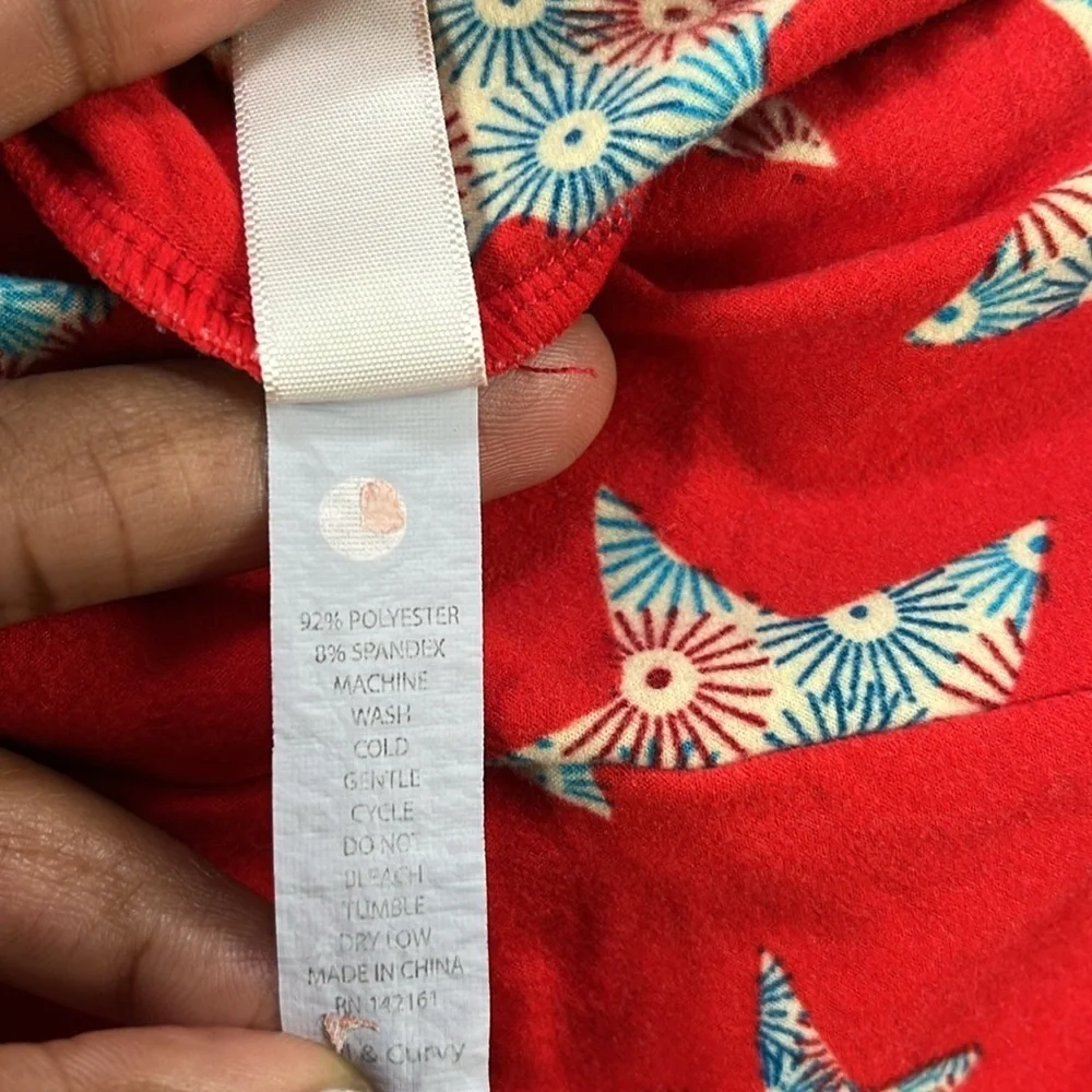 LuLaRoe Women’s Red Blue Star Pattern Leggings Sz OS Casual Effortless Retro